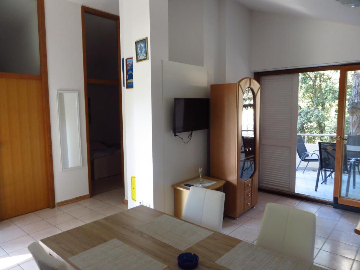 Soline Beach Apartments Biograd Na Moru Luaran gambar