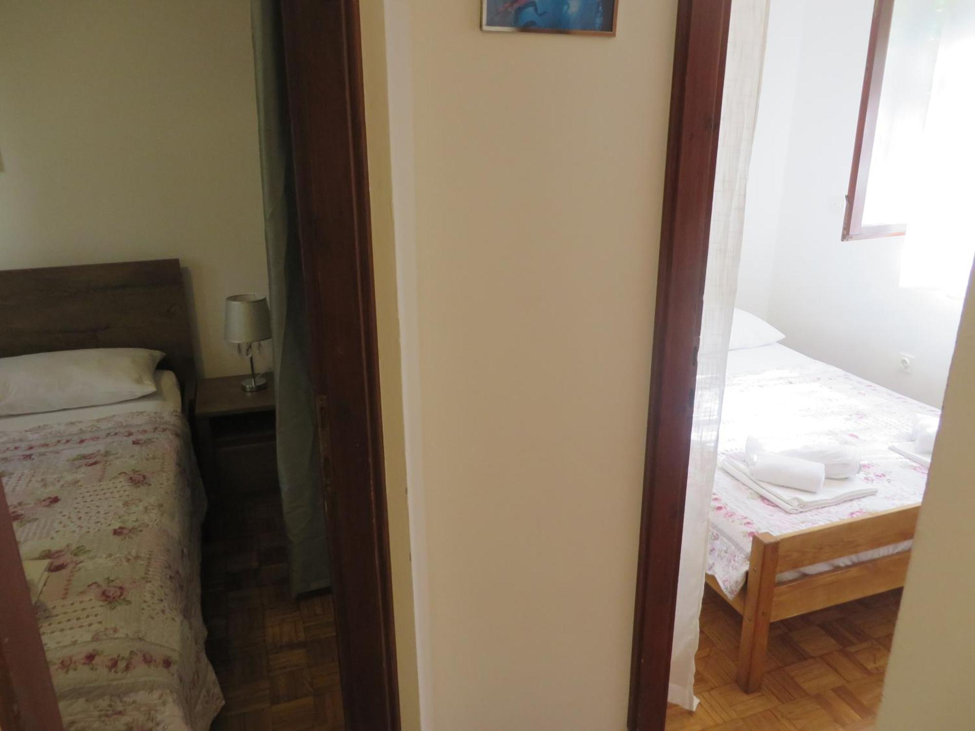 Soline Beach Apartments Biograd Na Moru Bilik gambar
