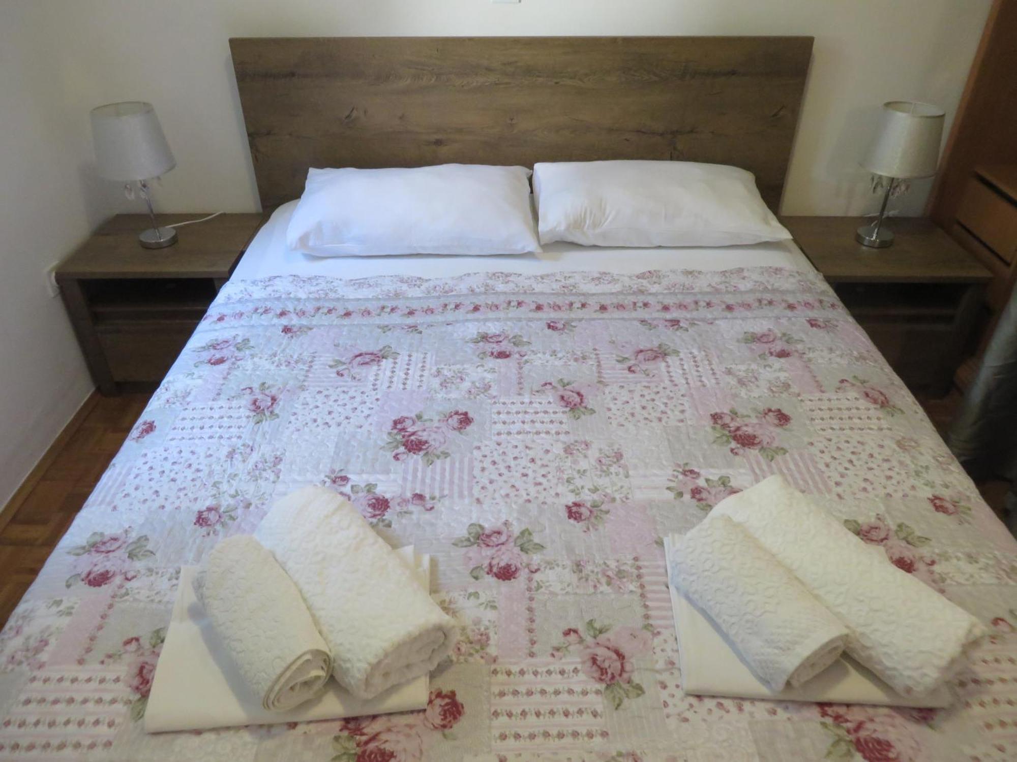 Soline Beach Apartments Biograd Na Moru Bilik gambar